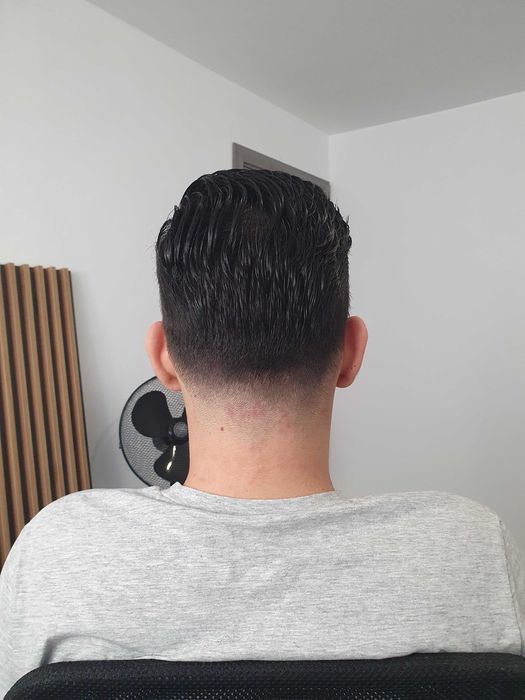 Tuns la domiciliul clintului