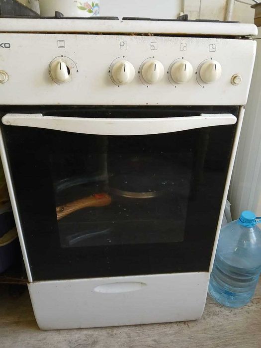 Продам газовую плиту Beko
