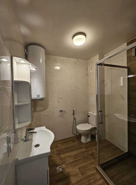 Дава се под наем Едностаен апартамент в Пловдив, Остромила - 86 кв.м за 550 € - Снимка #12