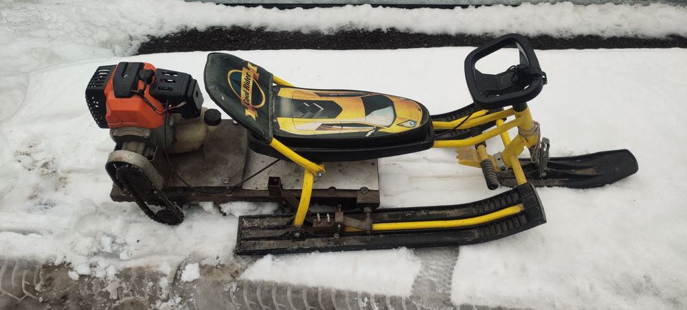 Продам снегокат с двигателем