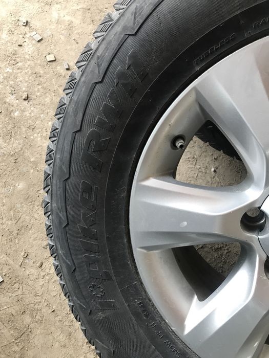 Продам шины б/у р.р 265/65/R17