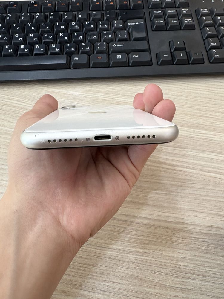 Iphone 11 white 128