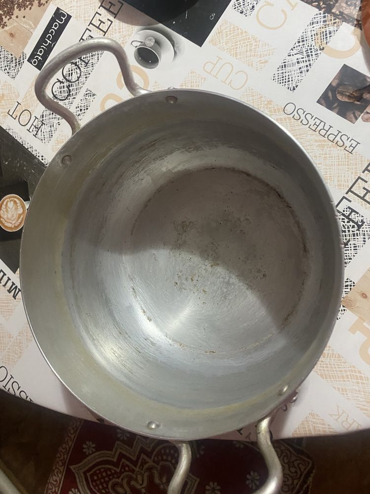Продам алюминиевую кастрюлю