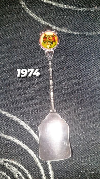 Lingurițe de colecție confecționate din argint