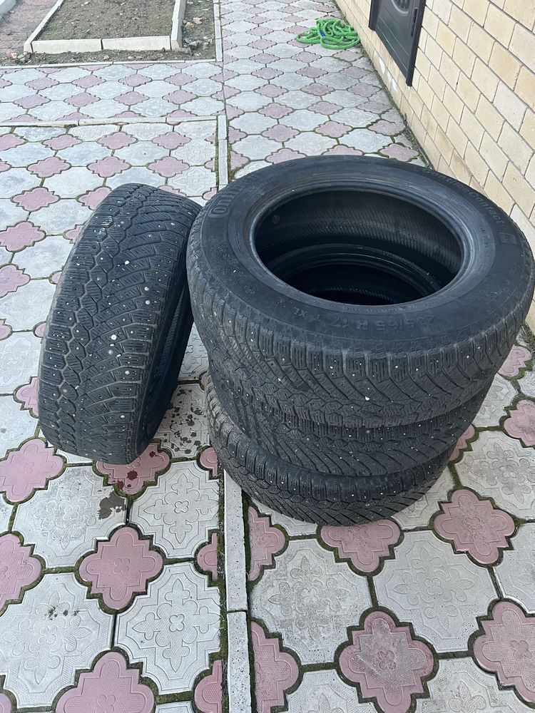 Шины зимние 235/65 R 17 т XL