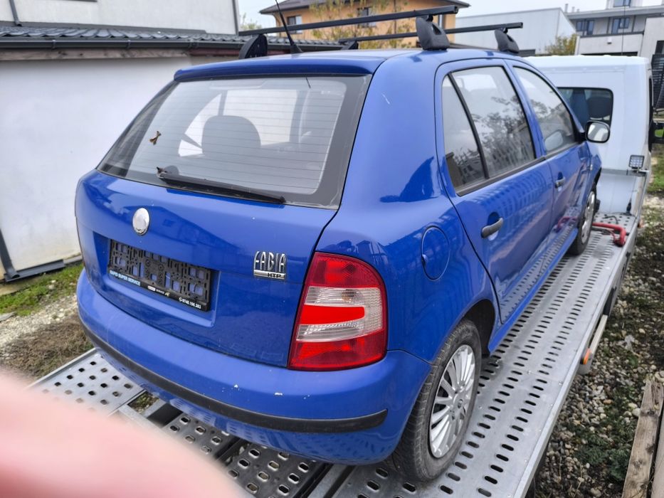 Dezmembrez Skoda Fabia 2007 1.2benzina motor BMD bara capota usa aripa