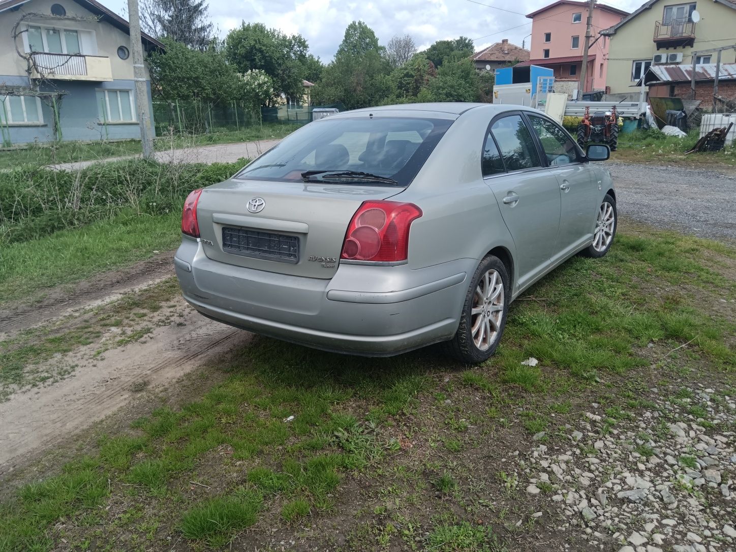 Toyota Avensis t25 2.0vvt цяла за части