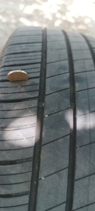 Vând 2 seturi anvelope iarna, vară