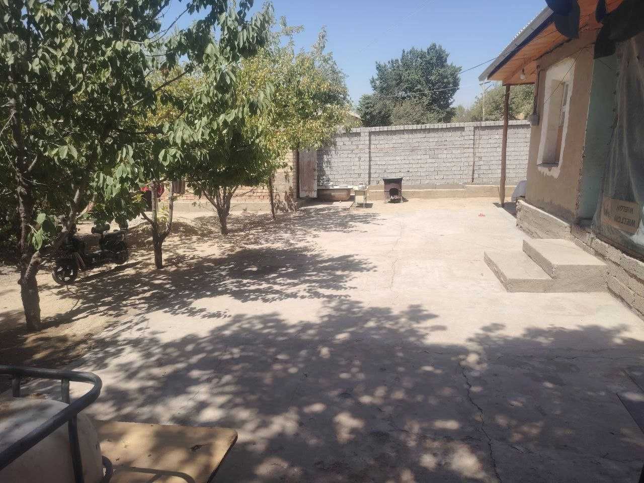 Uy sotiladi yaxshi joydan