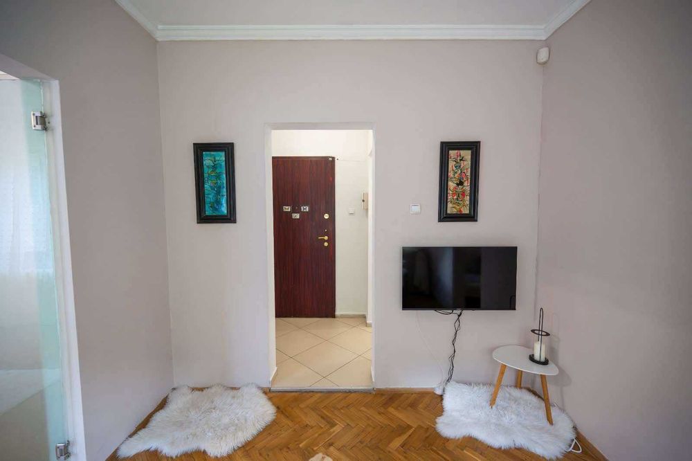 Дава се под наем Тристаен апартамент в София, Център - 70 кв.м за 999 € - Снимка #5