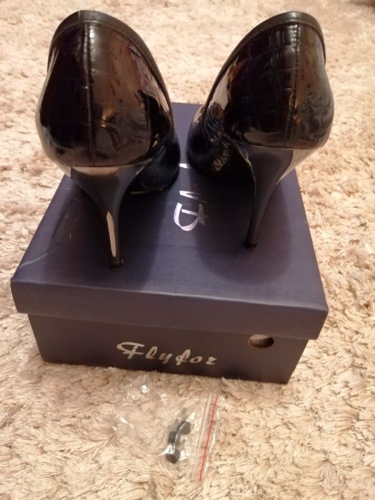 Pantofi piele naturală lăcuită