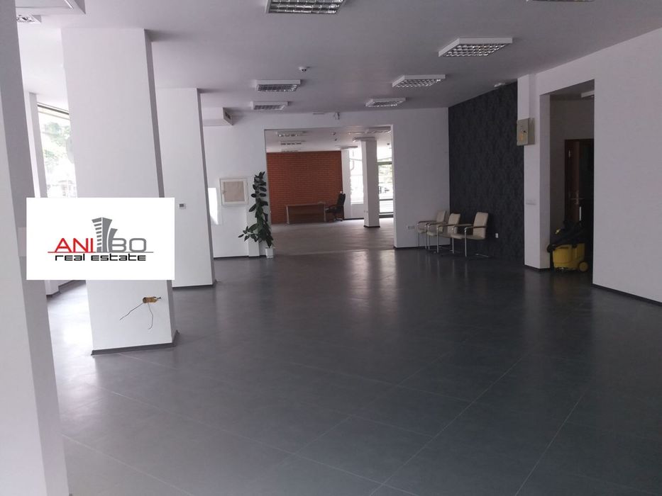 Дава се под наем Офис в Варна, Бизнес хотел - 155 кв.м за 1000 € - Снимка #1