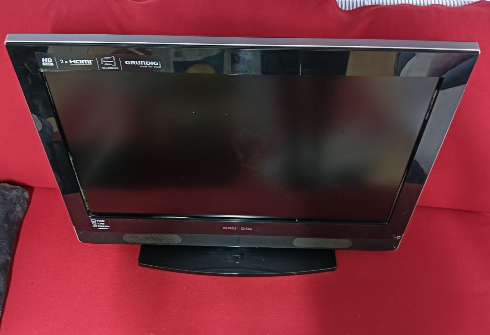 Vând tv Grundig HD