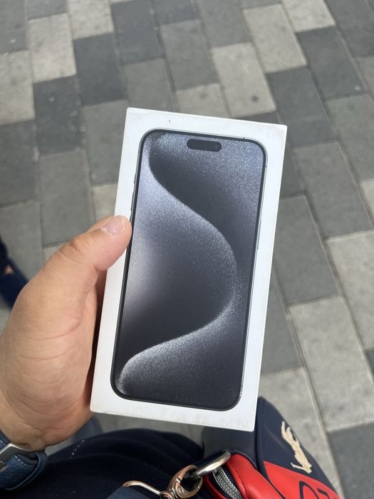 Iphone 15 pro max qora