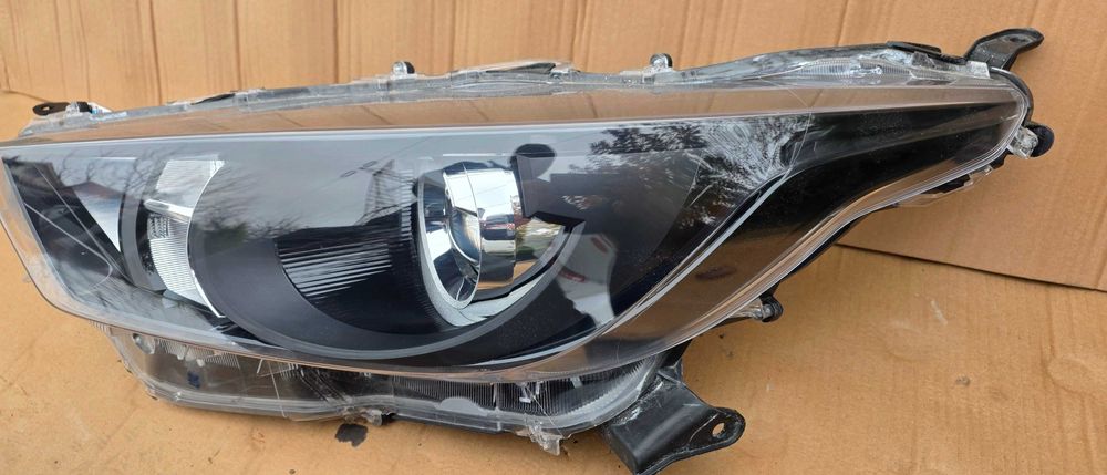 Far stanga Toyota Yaris 2020 2021 / 2022 2023