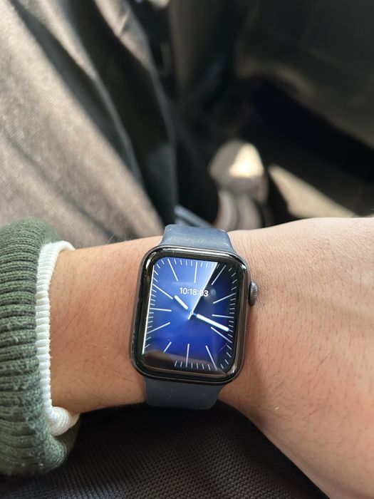 Apple watch 5 series