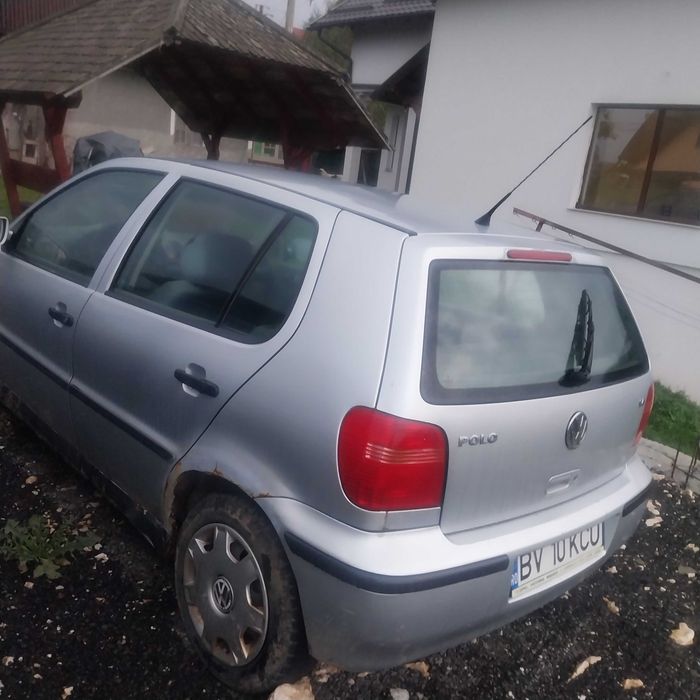 Volkswagen Polo 1,4 benzina, 1500 lei.