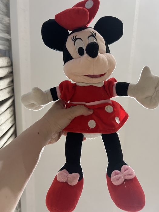 Мягкие игрушки продам минни и капибара