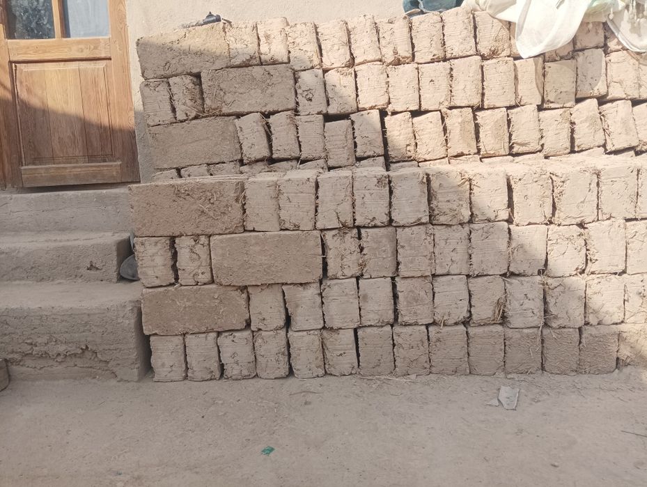 Hom gʻishtlar sotiladi narxlari 1200 DAN 400 dona bor