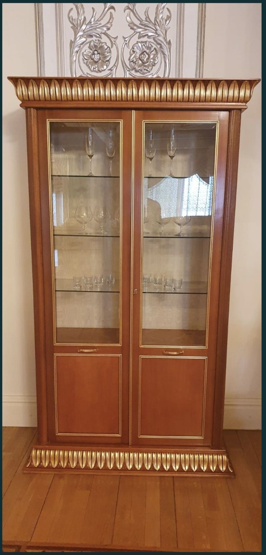Продам сервант буфет