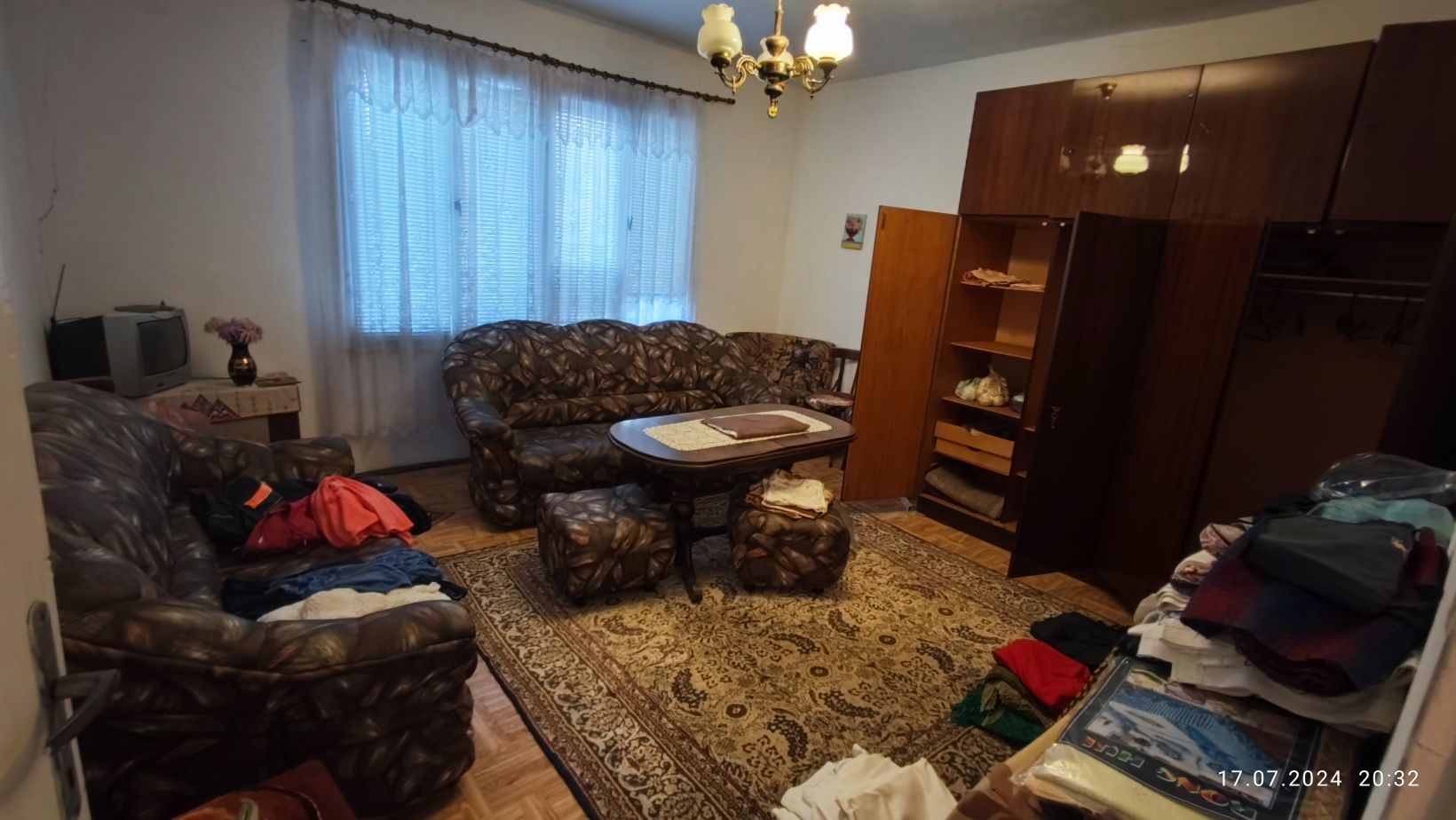 Къща за продажба гр. Камено, две сгради, гараж и двор УПИ 630 кв.м,  Р