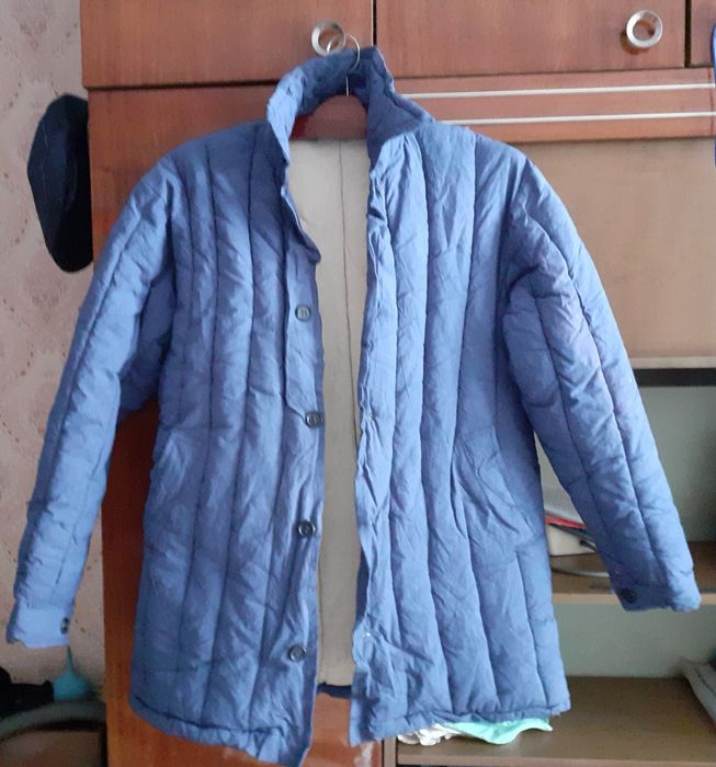 Продаю 2 фуфайки синий, черный цвет