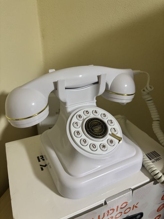 Telefon retro pentru inregistrare mesaje evenimente .
