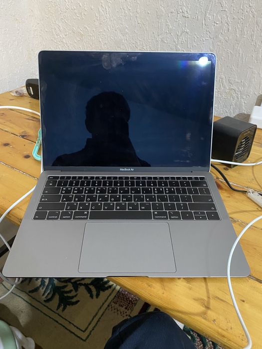 Macbook Air 2019 8/256 i5