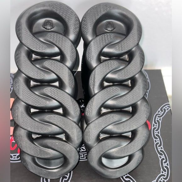 Chain Reaction Premium Black 40-44