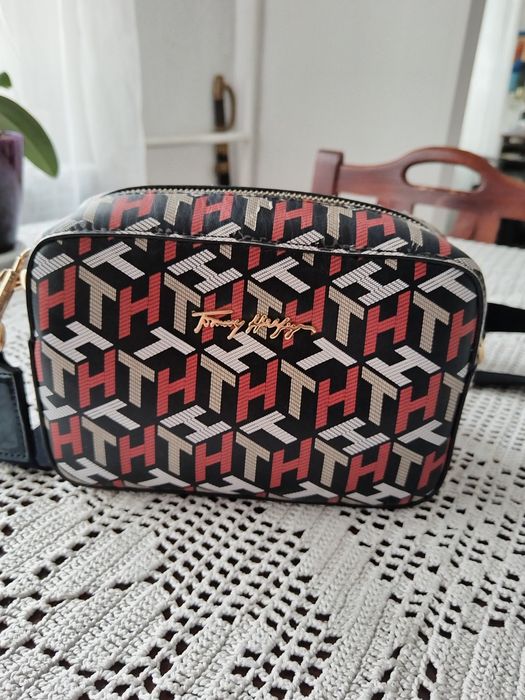 Дамски спортно елегантни чанти