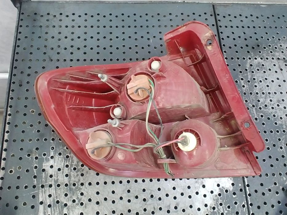 stop dreapta  hyundai getz  2004 model 2 usi  924021cxxx