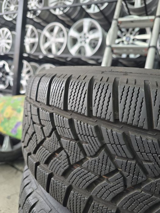 1 Брой 235/60/18 Dunlop 8mm 23dot