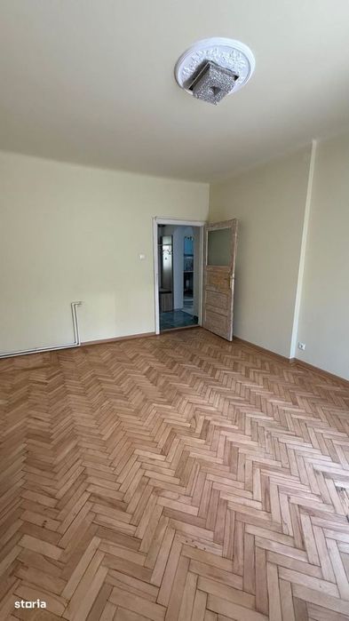 3 camere, ultracentral, Gen.Magheru  ,et.3 , 65 mp,  balcoane