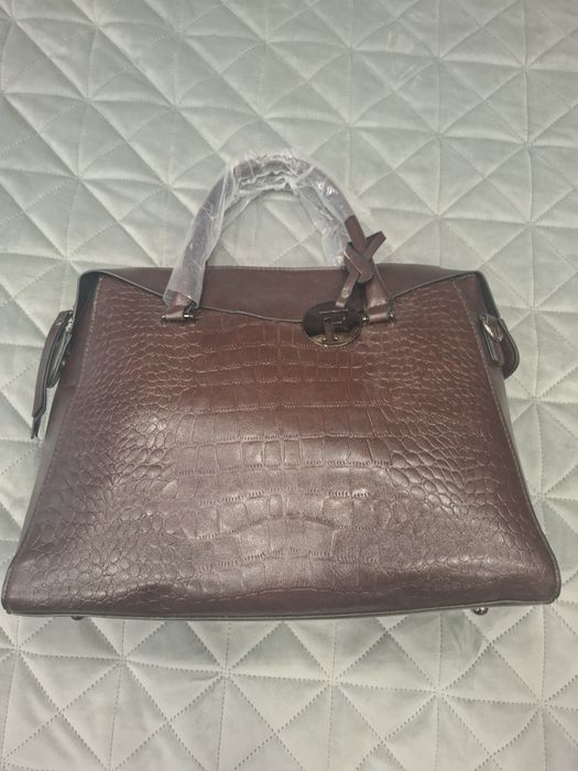 Дамска чанта - кафява