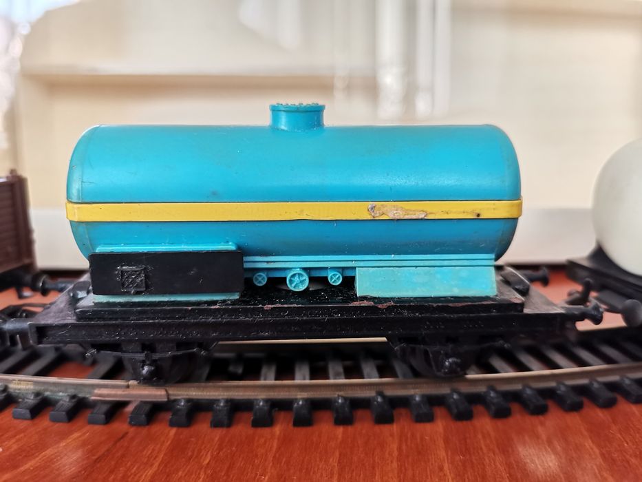 Запазено и действащо колекционерско електрическо влакче Piko 5