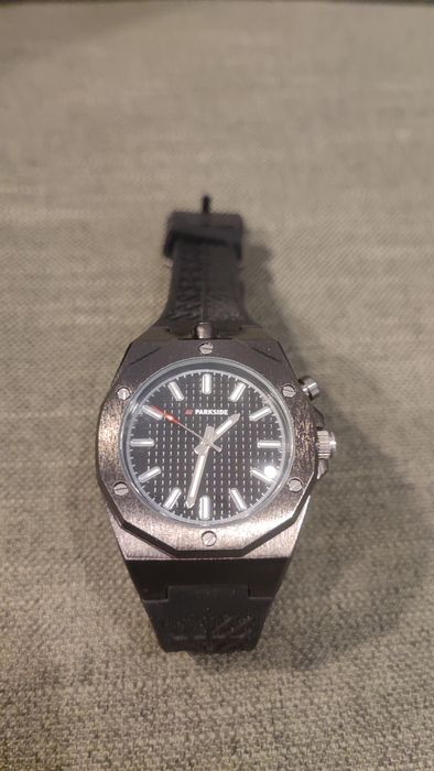 Продавам часовник Parkside