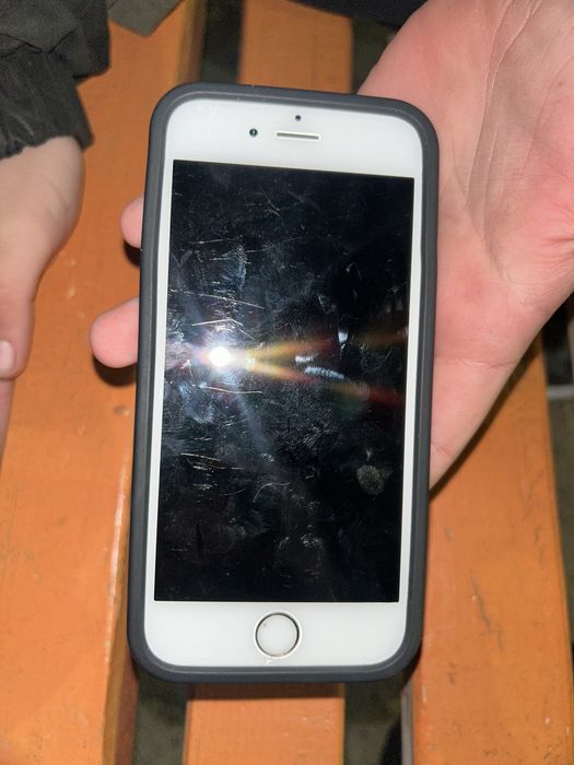 Продам айфон 6