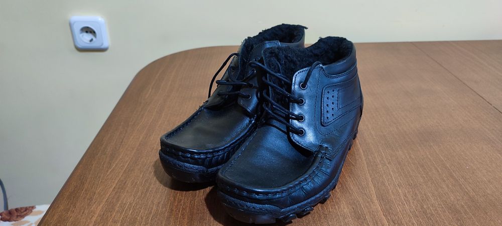 Продавам мъжки боти