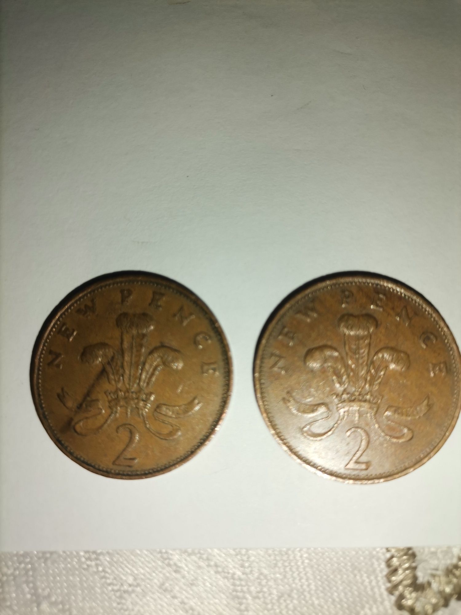 Vând monedă veche 1906 și două monede NEW PENCE 1971