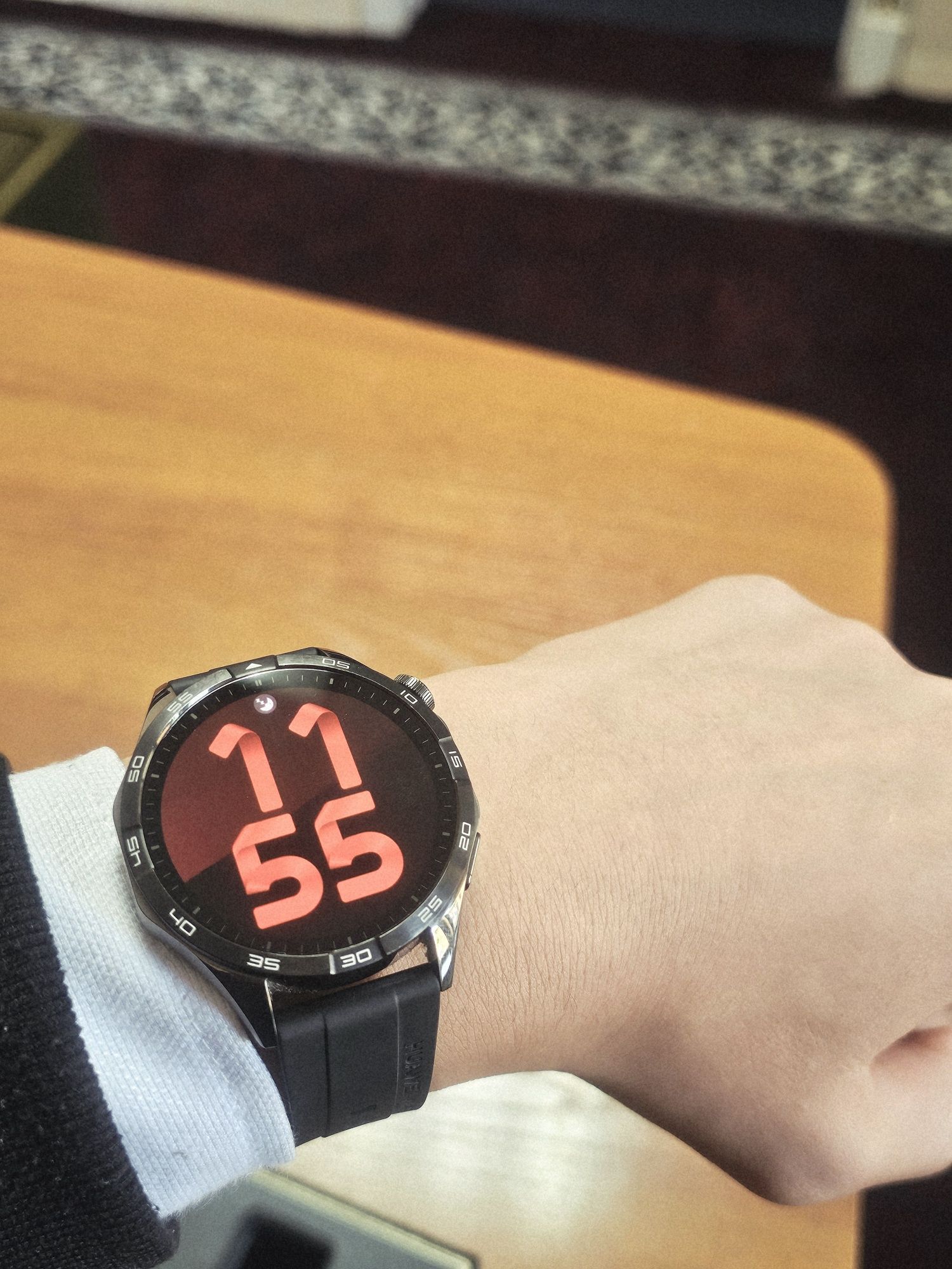 Продаю Смарт часы в хорошем состоянии, Huawei Watch GT класные часы