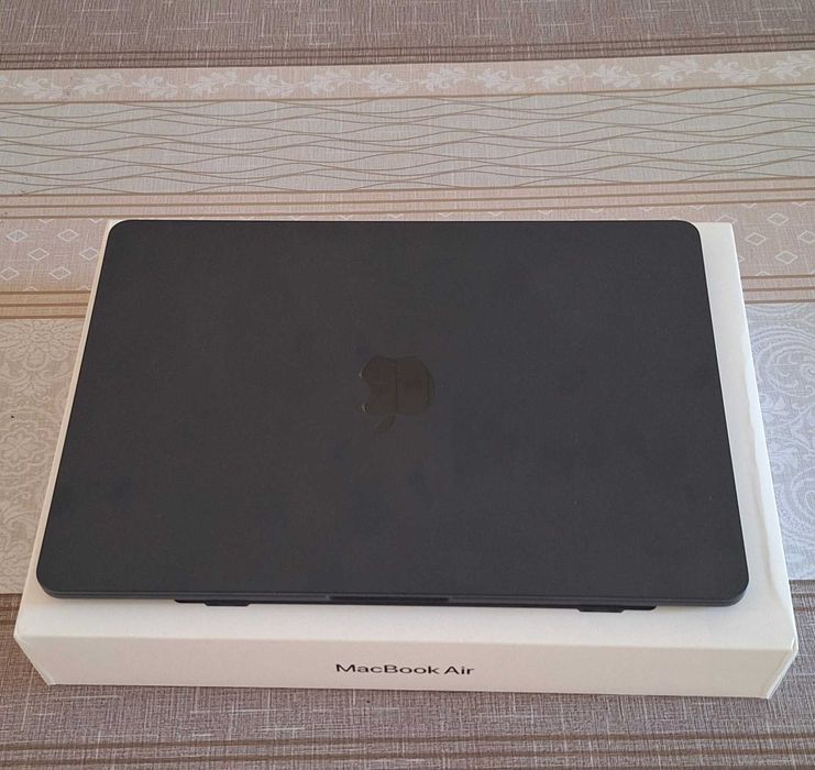 Macbook Air M2 8/256gb, 100% батарея