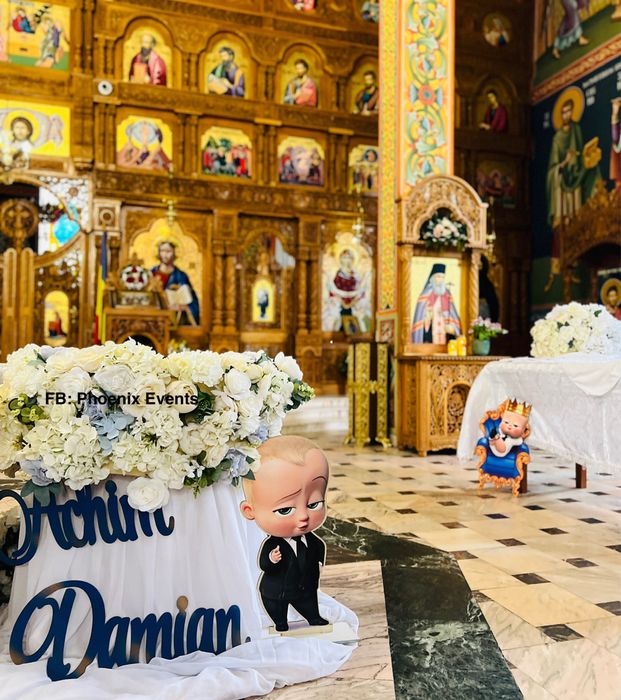 Aranjament cristelnita decor biserica botez tematica decoratiuni flora