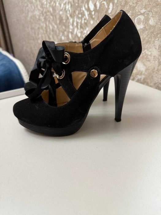 Продаются туфли размер 36