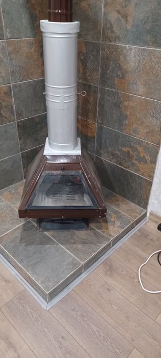 Камина на дърва почти нова