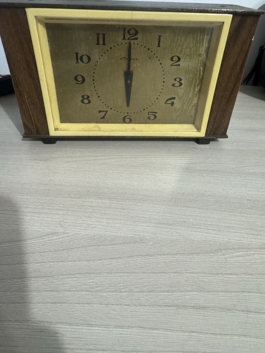 Отдам даром !часы настольные