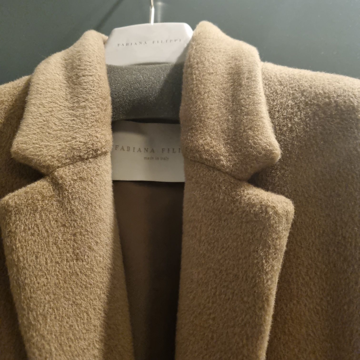 Ново дизайнерско италианско палто