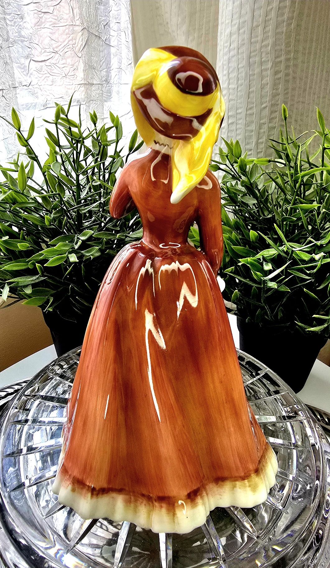 Фигура Royal Doulton Julia