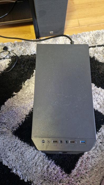 Carcasa pc cu ventiloare RGB