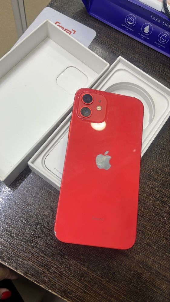 iPhone 12 в хорошем состояний