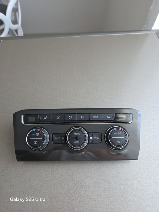 Vând volan si climatronic vw tiguan teșit /passat b8 golf 7